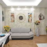 فندق مبيت وإفطار Deluxe Bis كازيرتا